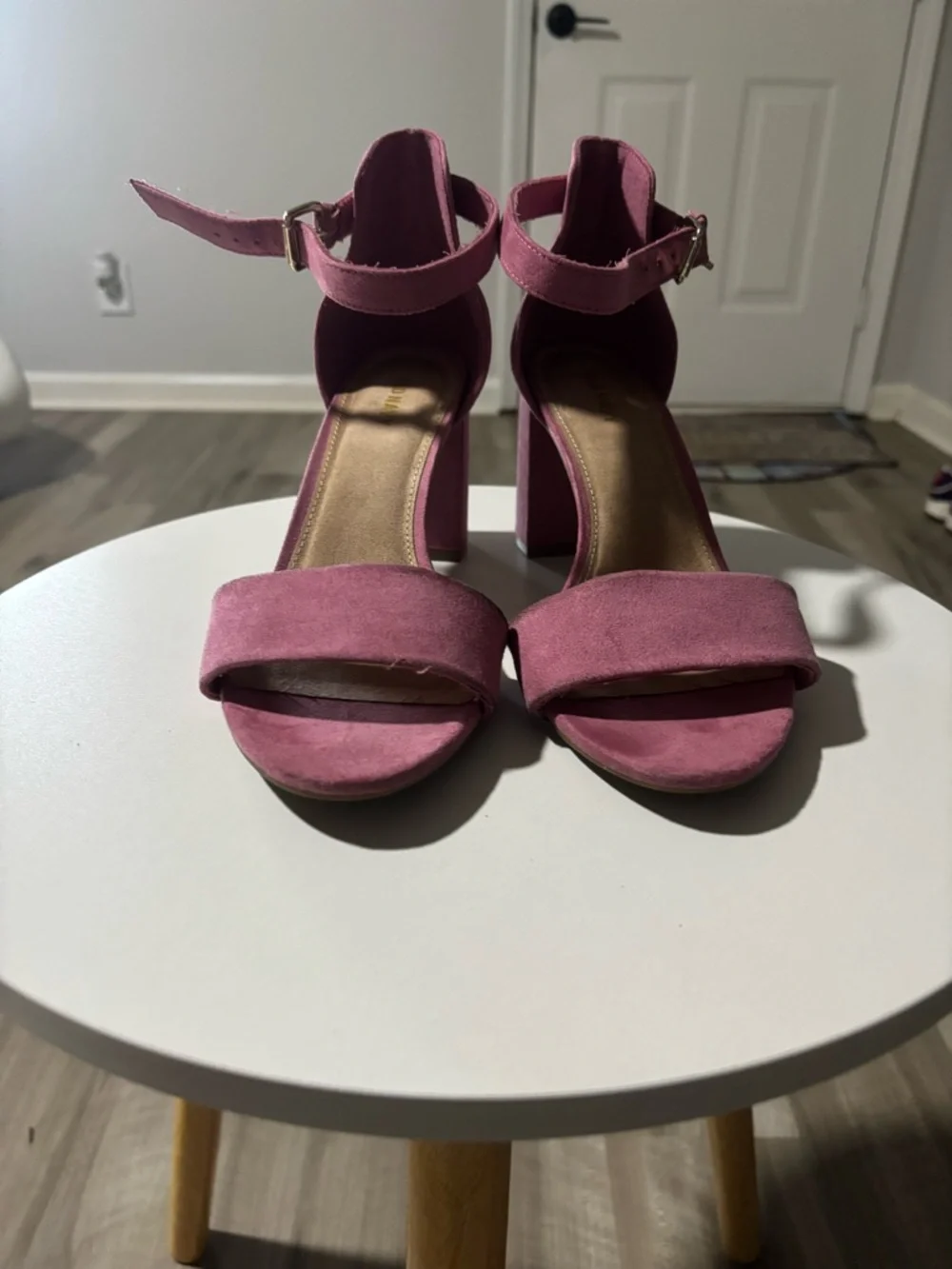 Old Navy Mauve Ankle-Strap Block Heel Sandals - Picture 2 of 3